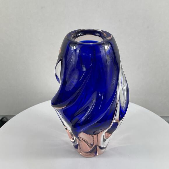 Vintage Hand Blown Studio Art Glass Twisted Vase Clear To Cobalt Blue & Rose 7” - Picture 2 of 8